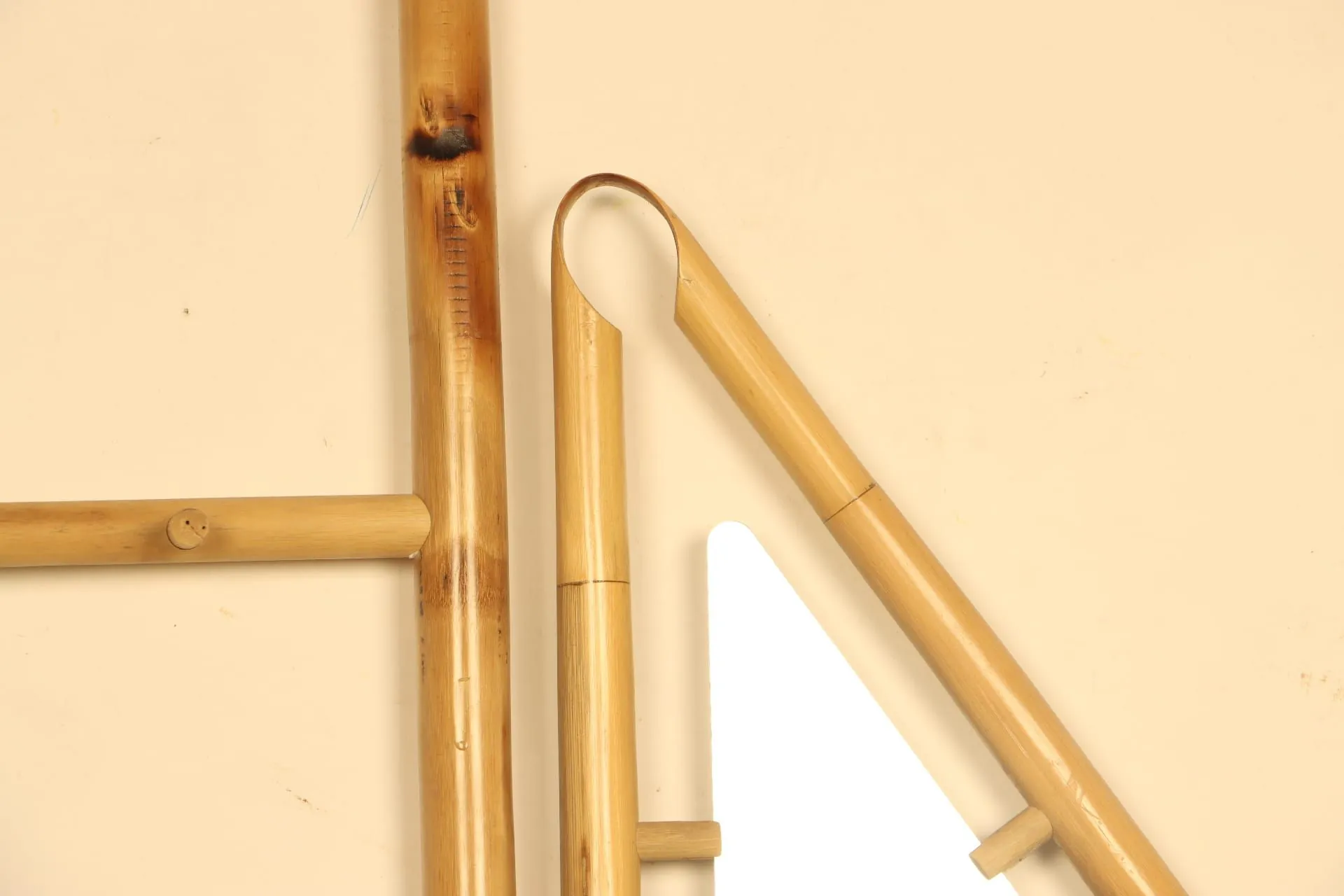 Bamboo pivot joint detail