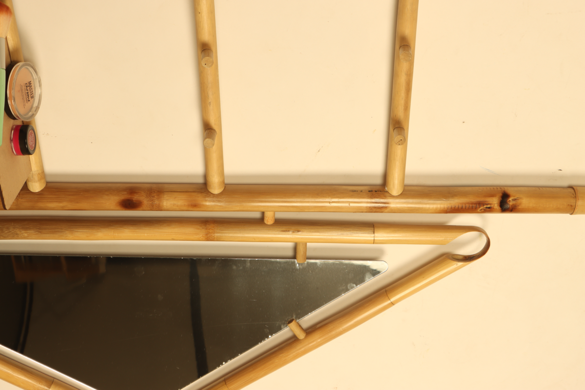 Darpana in open position with shelving